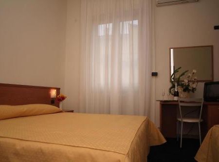 Hotel Masaccio San Giovanni Valdarno Habitación foto